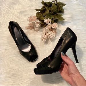 Mossimo square peep toe pump heels black